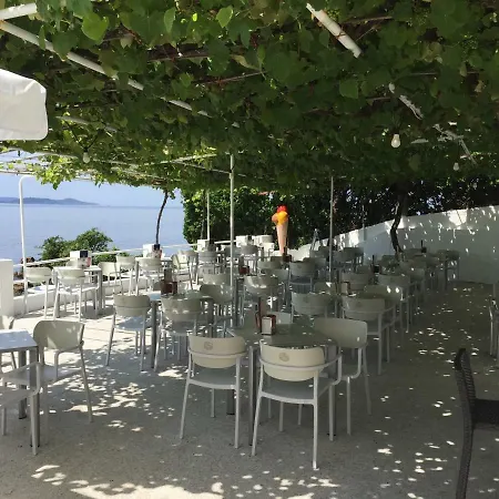 Πανσιόν Carabela Areas