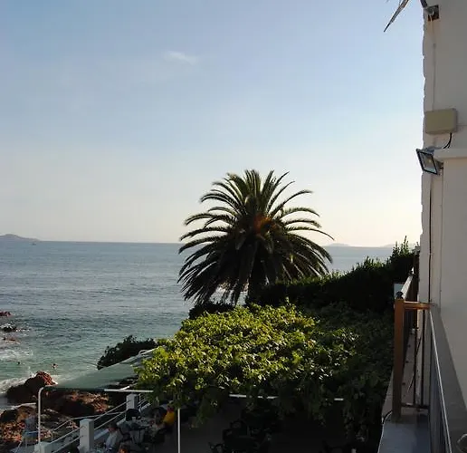 Carabela Konukevi 3*